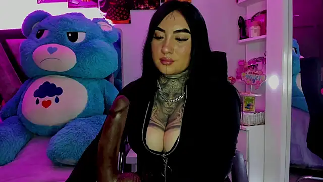 CloeeBeckam online show from May 1, 12:47 am