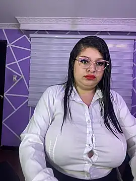 MiiaaJoness online show from May 5, 4:32 pm