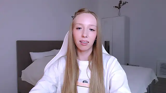 Luna insniity online show from November 30, 9:30 pm