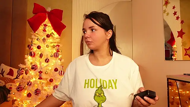 CelesteBailey online show from December 16, 8:20 am