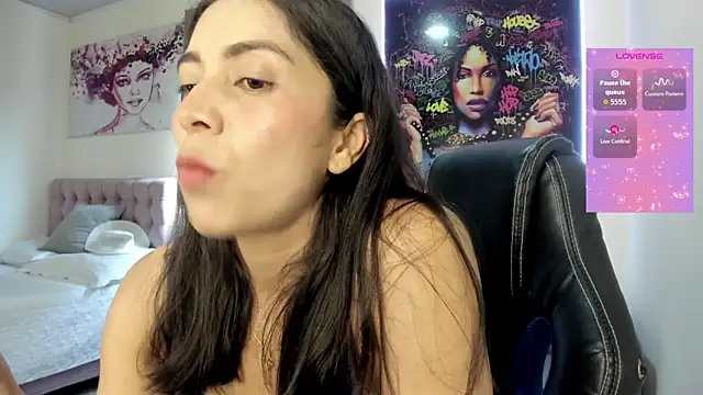 andykiuty online show from November 26, 8:32 pm