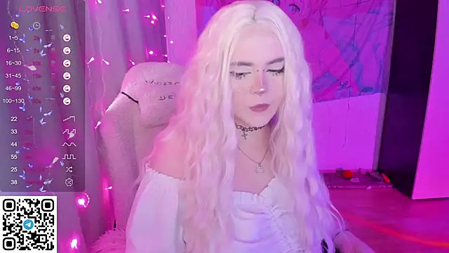 SelenaCute online show from April 24, 11:02 am