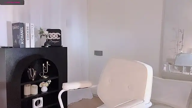 lvy-w online show from September 17, 11:30 am