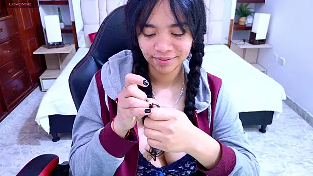 laureentt  online show from September 9, 3:06 am