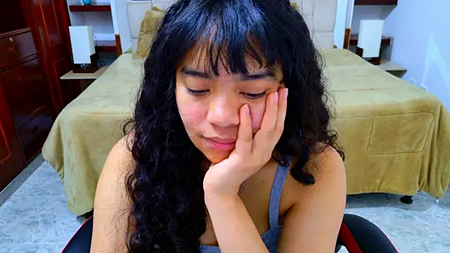 laureentt  online show from December 4, 3:20 am