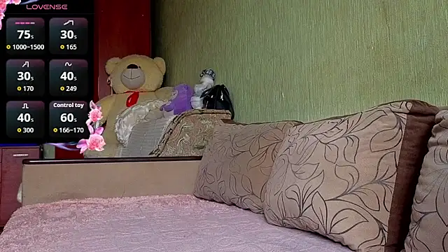 Black or white ANGEL online show from November 26, 8:37 am