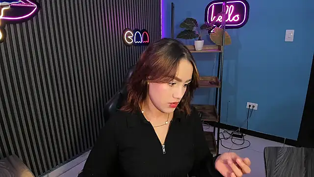 emily roberts1 online show from November 21, 4:25 am