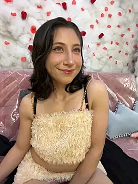 Snapshot of SkarletJhonson_ chatting on October 24, 8:32 am SkarletJhonson  online show from October 24, 8:32 am