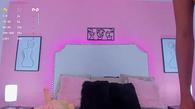 charlotte kisss online show from December 18, 8:13 pm