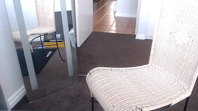 nevertardy13 online show from April 4, 8:35 am