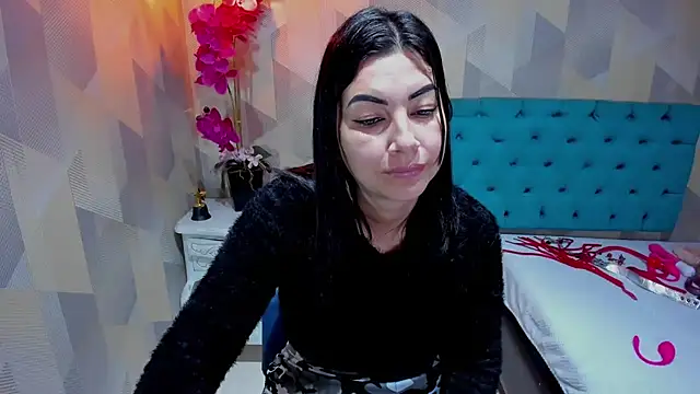 AdaFawxx online show from February 3, 6:22 am