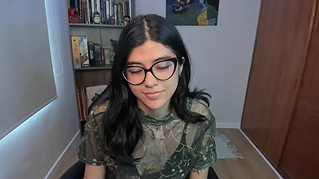 valerie  skyy online show from December 3, 11:34 am