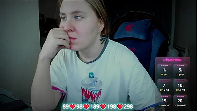 Olivia Munk online show from November 6, 6:41 am