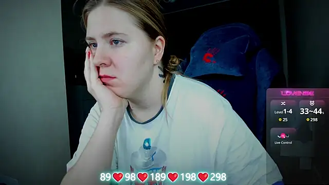 Olivia Munk online show from November 4, 3:33 am