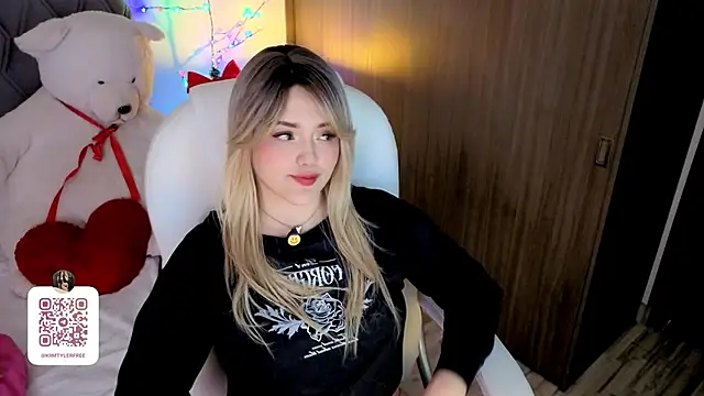 KiimTyler  online show from December 18, 1:10 am