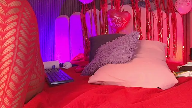 jones maddy  online show from February 14, 1:13 pm