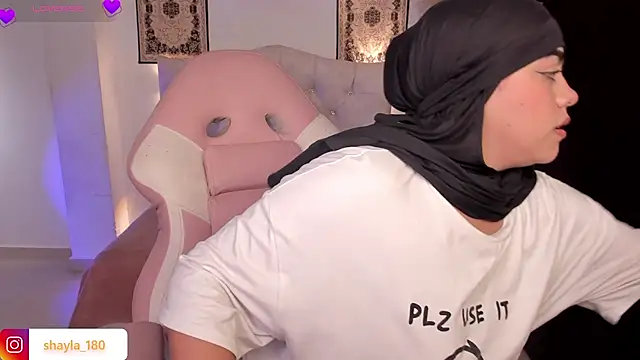 shayla 18 online show from July 1, 8:52 pm