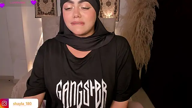 shayla 18 online show from July 6, 9:50 pm