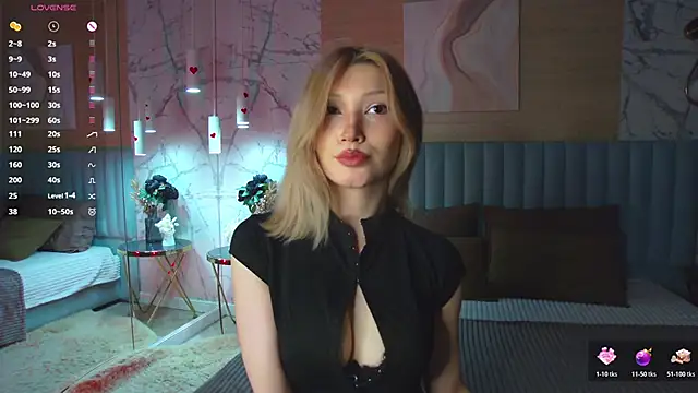 CarolReeves online show from June 14, 5:02 pm