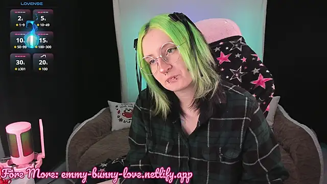 EmmyBunny online show from November 17, 5:13 pm