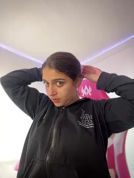 Alicia Ruiz online show from March 18, 6:13 pm