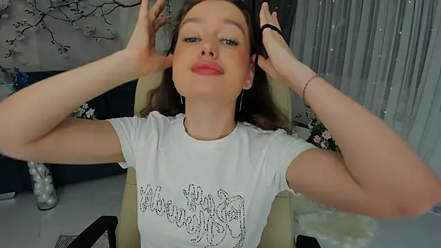 MiracleCurly online show from April 10, 6:03 pm