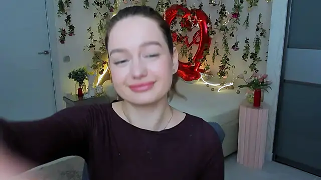 MiracleCurly online show from February 19, 6:51 pm