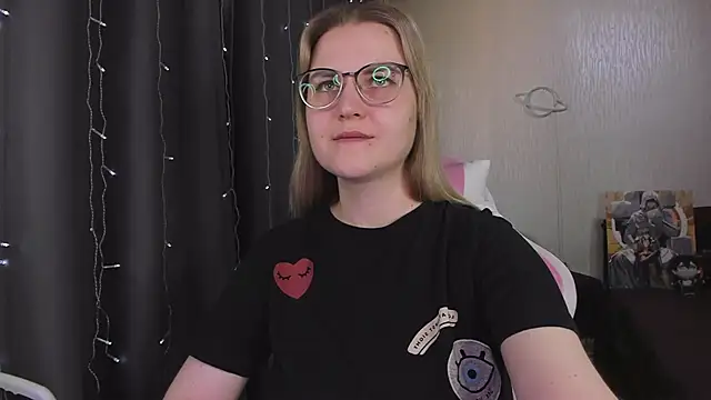 MissBrightShine online show from March 29, 10:58 am