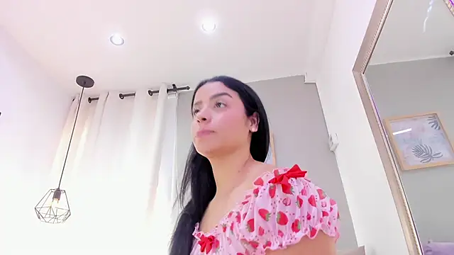 Paula Desousa online show from September 16, 9:01 pm