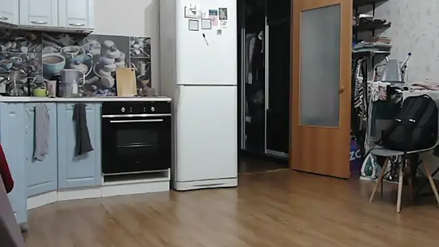 juliettkalen online show from February 10, 9:45 am