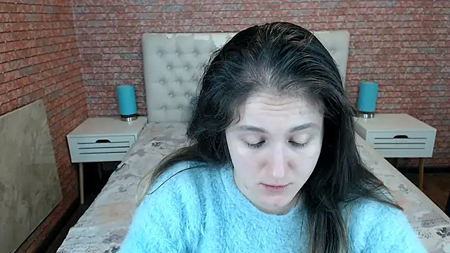 Holliy Cooper online show from October 23, 8:09 am