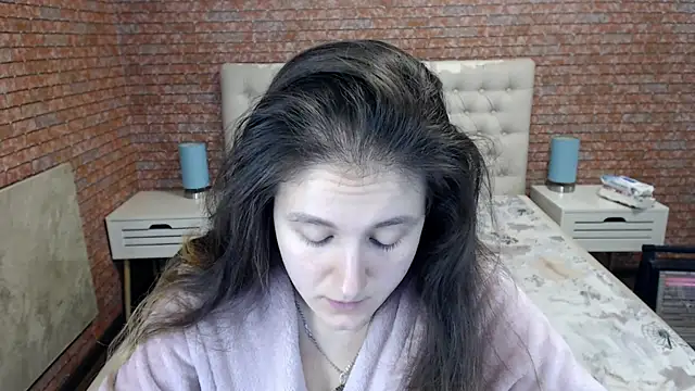 Holliy Cooper online show from October 11, 8:41 am