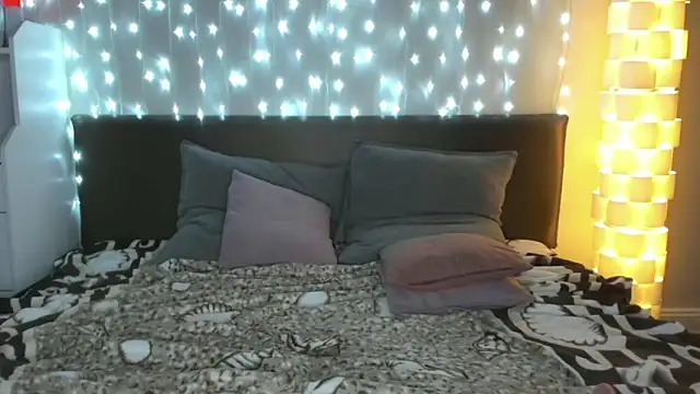 MissYvie online show from November 11, 10:45 am