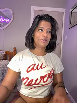 RoseMelanie online show from November 18, 7:53 am