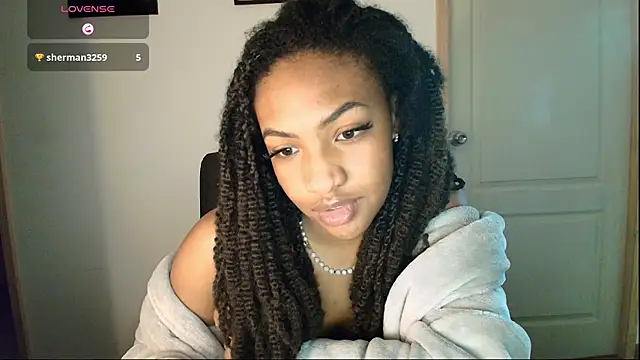 im alivys  online show from June 23, 12:52 am