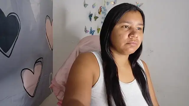 lucy hairypussy83 online show from December 4, 1:02 pm